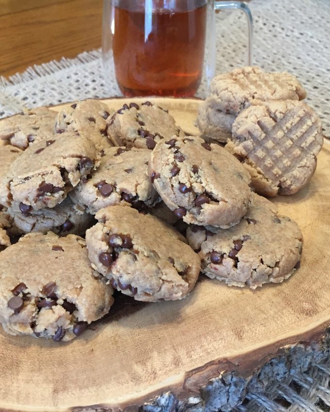 Vegan Chocolate Chip Peanut Butter Cookies